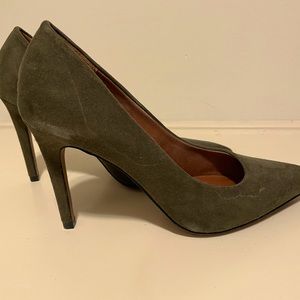 Green pumps